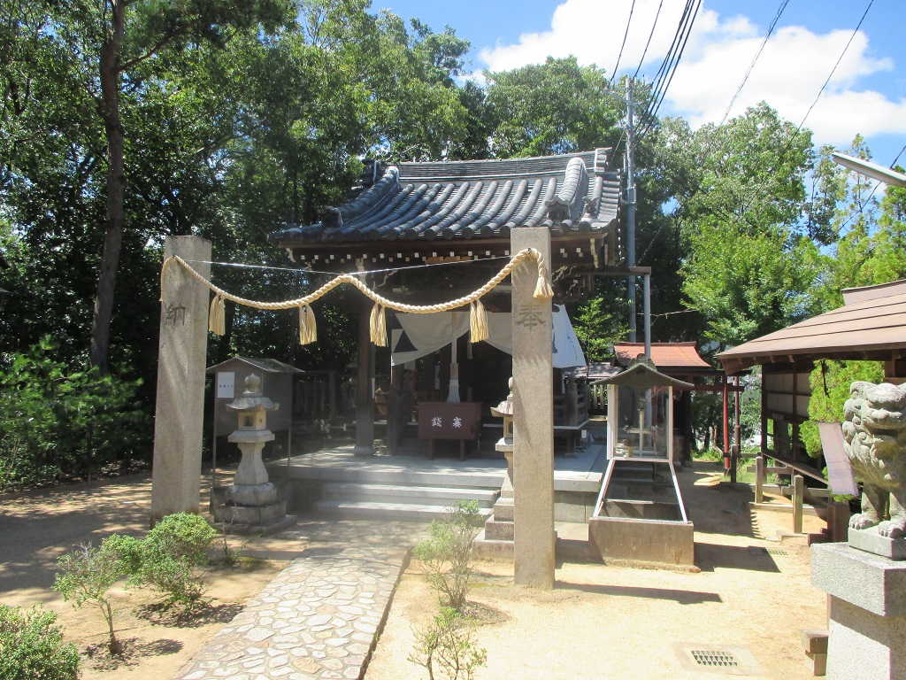 箕谷神社の拝殿
